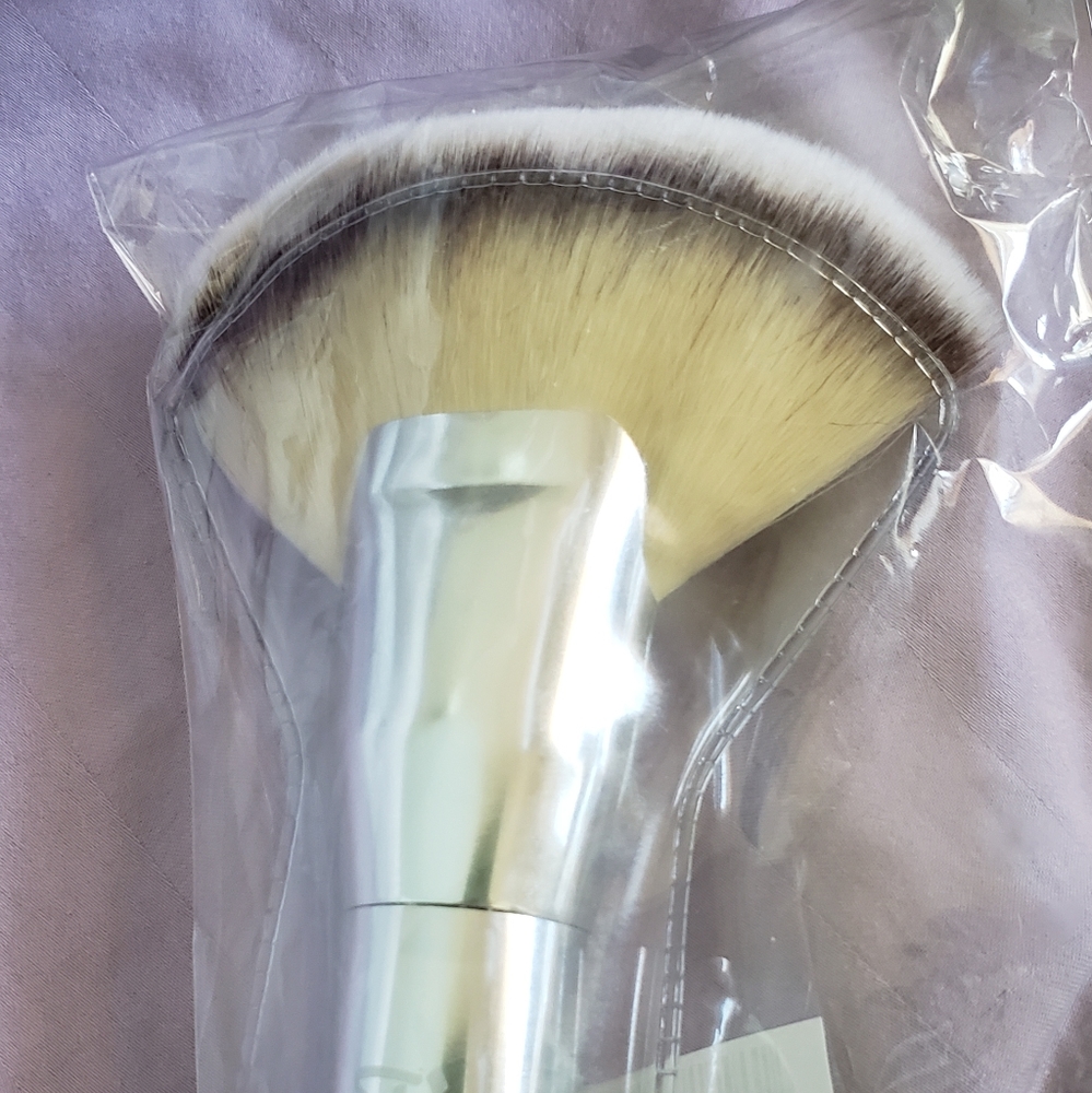 IT COSMETICS CC + Radiance Ombre Bronzer BNIB, WITH LG FAN BRUSH. SUMMER READY! - Picture 10 of 11